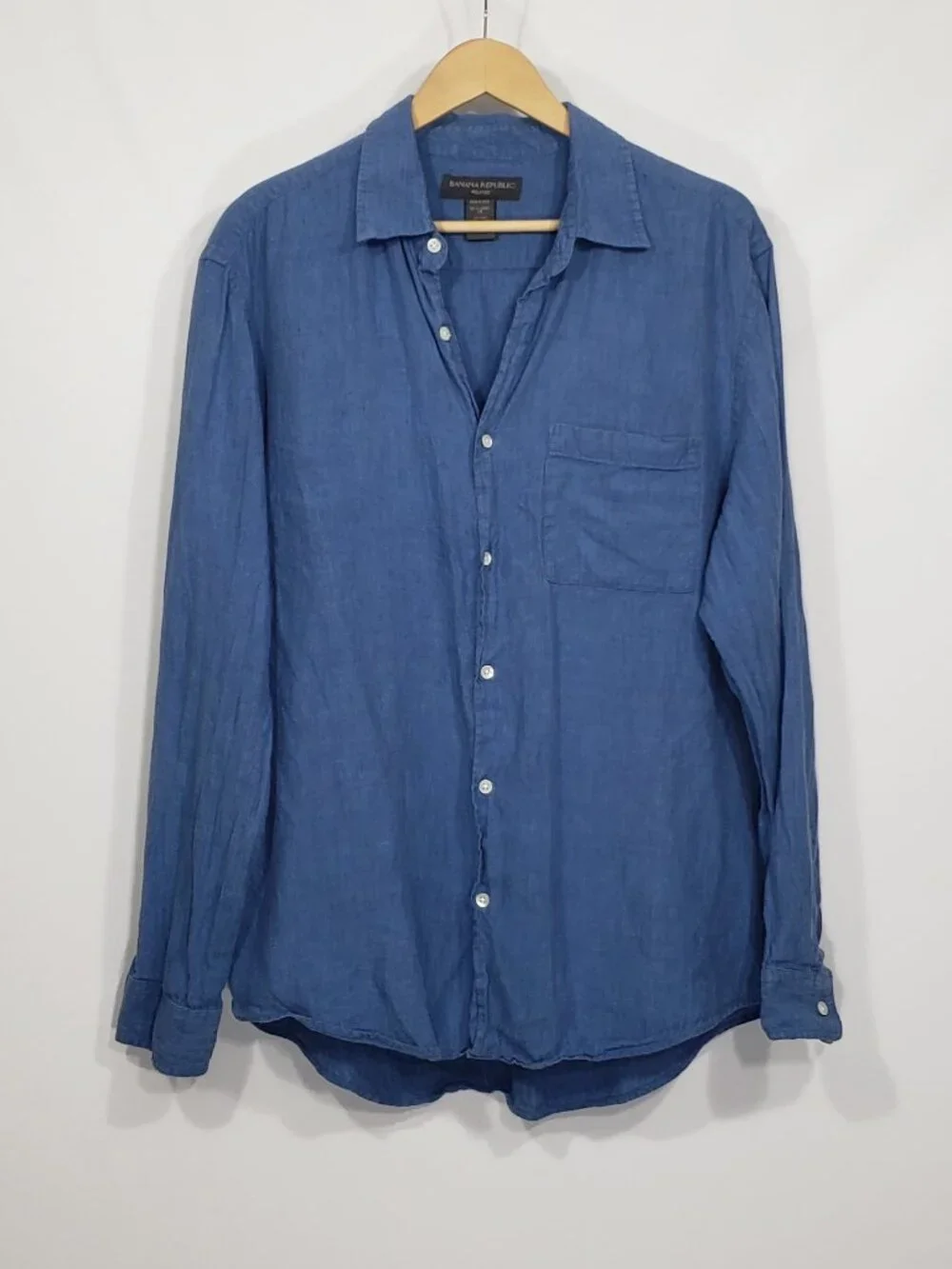 Banana Republic  Relaxed  Blue Linen Button Down Shirt  Men's Large